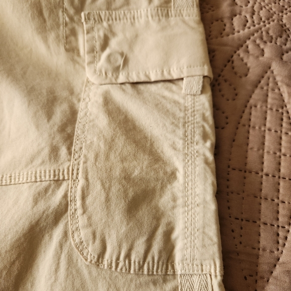 Blossom & Clover Cargo Ankle Pants - Picture 5 of 6